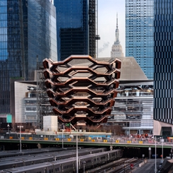 Heatherwick'in Bal Peteği Formlu Strüktürü Halka Açıldı