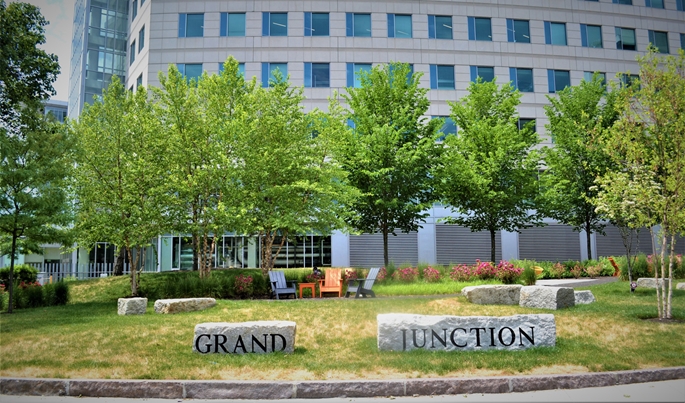 “Grand Junction”, henüz boş ziyaretçi banklarıyla, Cambridge, MA, 9 Haziran 2020.