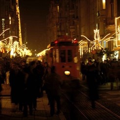 Satırlara Yansıyan Beyoğlu