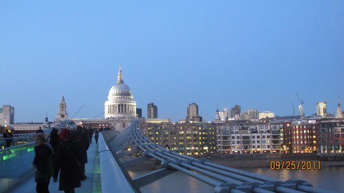 St. Paul's Katedrali ve Milenyum Köprüsü