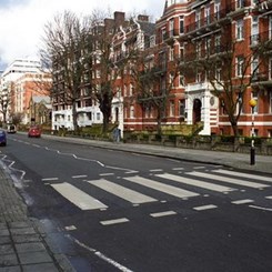 Ringo Starr'ın Evi, Abbey Road'dan Daha Az mı 'Değerli'?