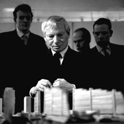 46 Yıl Sonra İlk Günkü Gibi; Louis I. Kahn