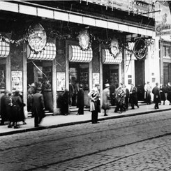 Amerikalı Bir Baba-Oğulun Gözünden Beyoğlu ve Çevresi