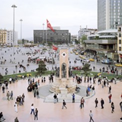 İstanbul'un Kamusal Alan Sorununu Meydana Koyan Sergi: 'Agora'