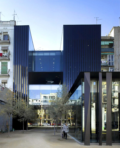 Sant Antoni - Joan Oliver Library, Senior Citizen’s Center and Cándida Pérez Gardens